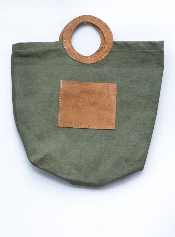 The Attaché O conference tote